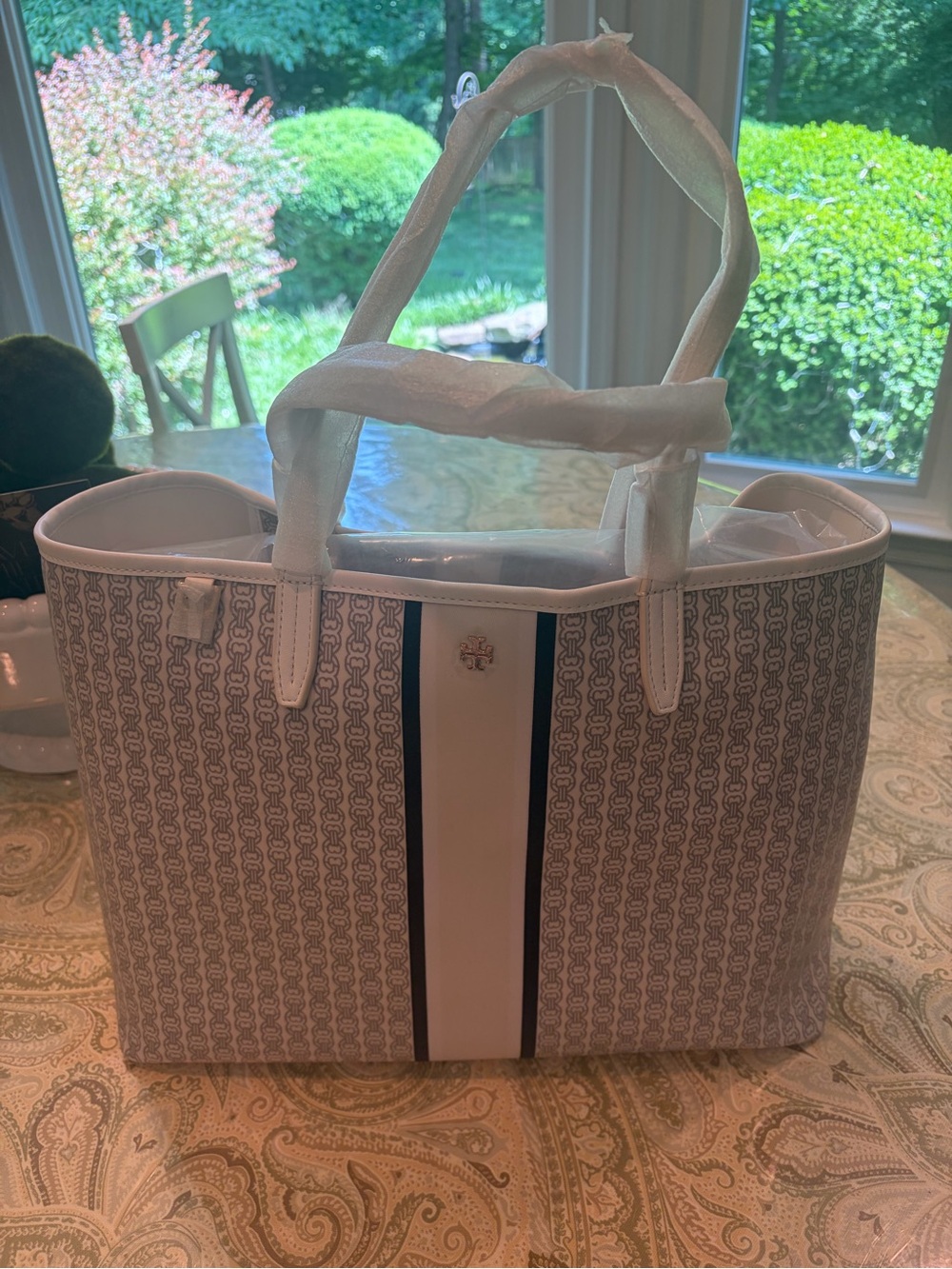Tory Burch White and Navy Logo Print Tote
